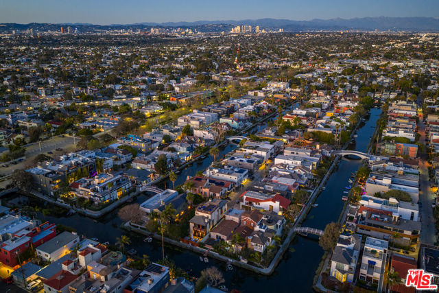 225 Carroll Canal photo 45