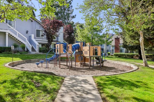 2890 Buena Crest Court, San Jose CA: https://media.crmls.org/mediaz/84d80e71-82e6-4cd2-a69e-7f9bf61f10f2.jpg