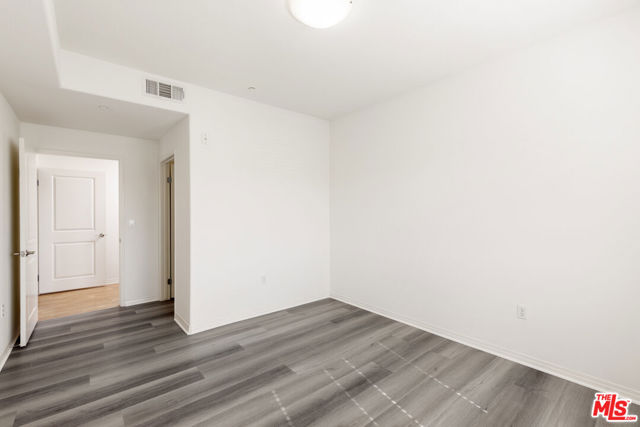 1408 W WASHINGTON Boulevard, Los Angeles CA: https://media.crmls.org/mediaz/84d8e1c7-1878-4d0c-8a3d-346baeb53118.jpg
