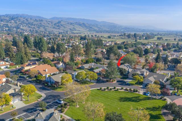 1830 Bayo Claros Circle, Morgan Hill CA: https://media.crmls.org/mediaz/84d9b3af-6822-4d37-9096-4759939b2991.jpg