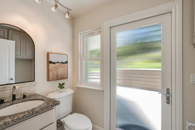 121 Day Valley Lane, Aptos CA: https://media.crmls.org/mediaz/84d9df1b-81eb-469a-9ee5-2346abbe84fc.jpg