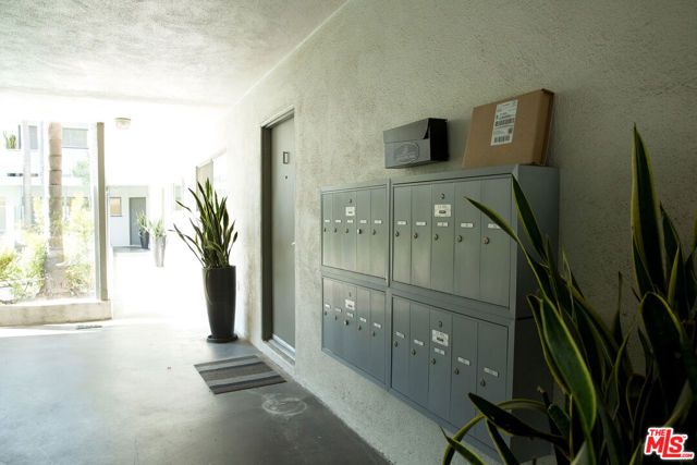 1145 Larrabee Street, 10 photo 24