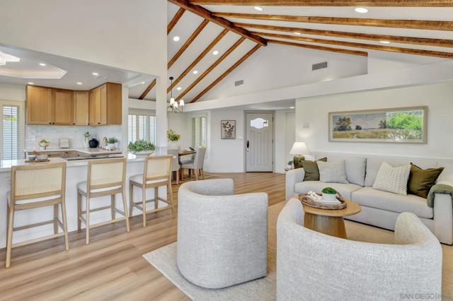 12880 Circulo Dardo, San Diego CA: https://media.crmls.org/mediaz/84dabea3-3478-4559-8296-6f7f28dd24ff.jpg