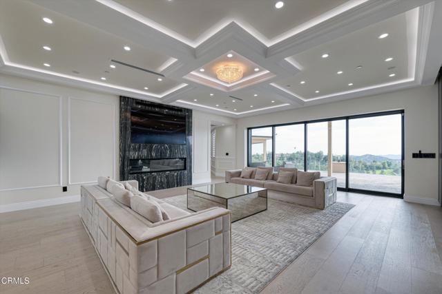780 Greenridge Drive, La Canada Flintridge CA: https://media.crmls.org/mediaz/84dbd976-16c4-41bd-8c5f-ea069328f398.jpg
