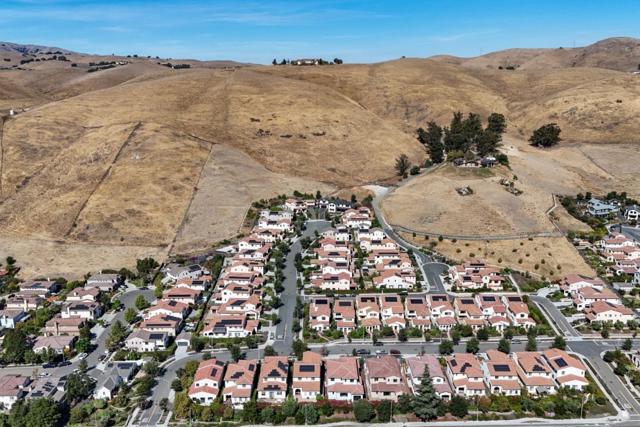 231 Cavalo Court, Fremont CA: https://media.crmls.org/mediaz/84dc204c-9caf-4740-baa9-49f2cac583c8.jpg