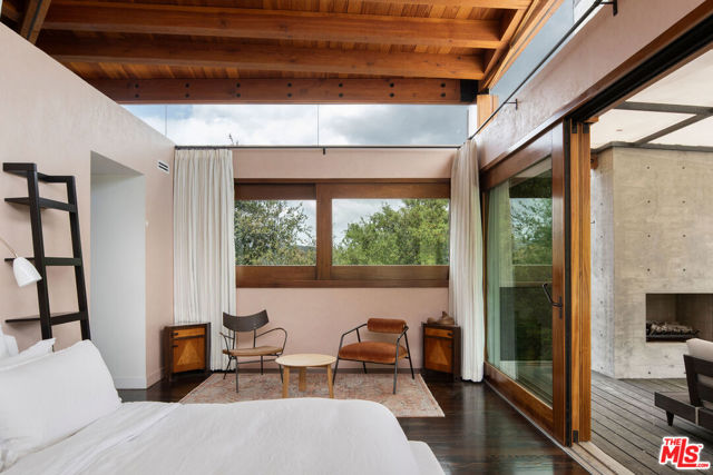 22575 Monte Vista Drive, Topanga CA: https://media.crmls.org/mediaz/84dc5151-7d7c-461e-8e9f-85c721afefde.jpg