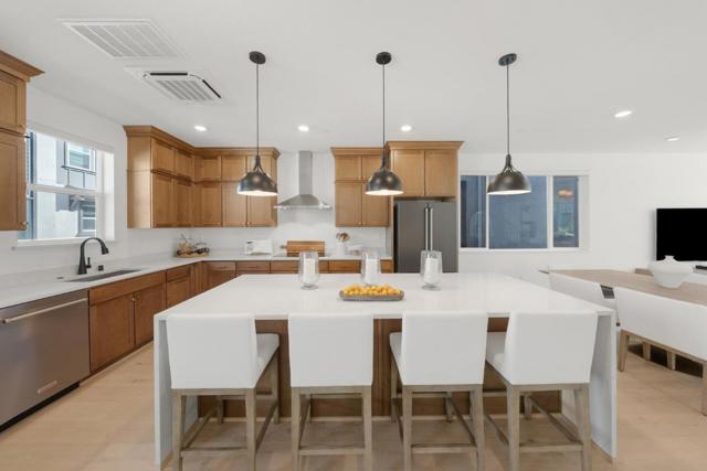 2815 Crusader, Alameda CA: https://media.crmls.org/mediaz/84dc8d19-f5a4-4ce0-bfec-9dd3a4dea774.jpg