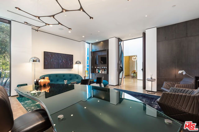 Image 21 of 53 For 809 Rexford Drive