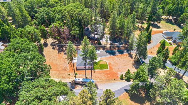 5579 Glen Dr, Foresthill CA: https://media.crmls.org/mediaz/84dd050b-dabb-4126-b07e-4ca7d27f5665.jpg