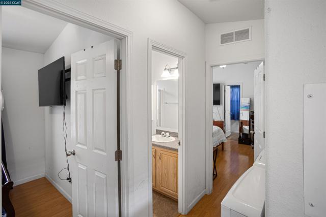55 PACIFICA AVE, Bay Point CA: https://media.crmls.org/mediaz/84dd061f-00eb-4c1e-8ce2-82184724abde.jpg