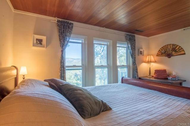 2112 Whispering Pines Drive, Julian CA: https://media.crmls.org/mediaz/84ddd500-b3f5-49bd-a9f8-e7861962d6bd.jpg