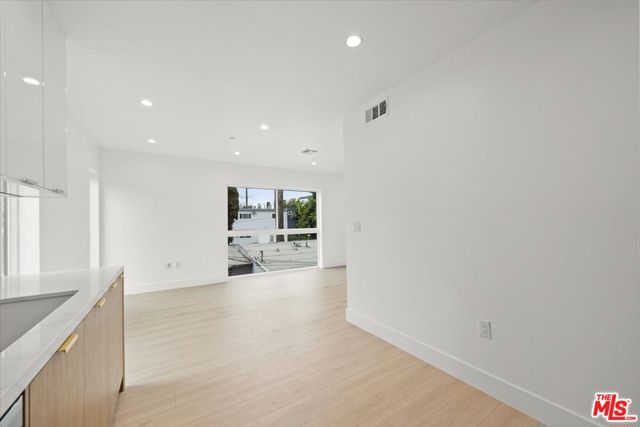 4922 S Centinela Avenue, Los Angeles CA: https://media.crmls.org/mediaz/84dec5da-40d6-4af2-a1ac-d0946bd623ef.jpg