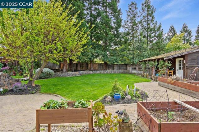 1101 North Gate Road, Walnut Creek CA: https://media.crmls.org/mediaz/84dee5e1-0330-4eb9-8e9d-7c6472b0f840.jpg