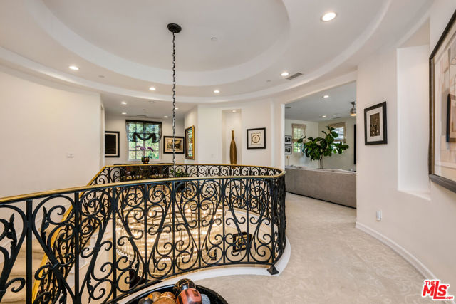 26722 Provence Drive, Calabasas CA: https://media.crmls.org/mediaz/84df401f-06b6-4fcc-8b8c-482a2ff206bd.jpg