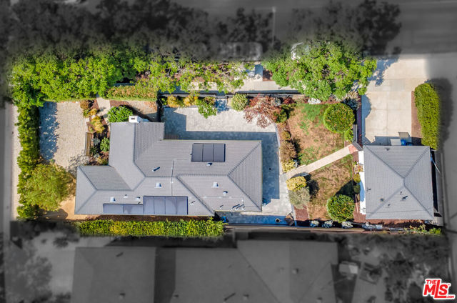 4340 W 60th Street, Los Angeles CA: https://media.crmls.org/mediaz/84df79dd-c8c2-4257-9800-d714b5178c3b.jpg