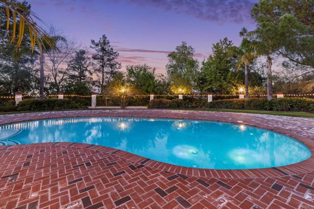 35715 Calle Nopal, Temecula CA: https://media.crmls.org/mediaz/84df82a0-2910-477f-b3aa-f5389555d6ab.jpg