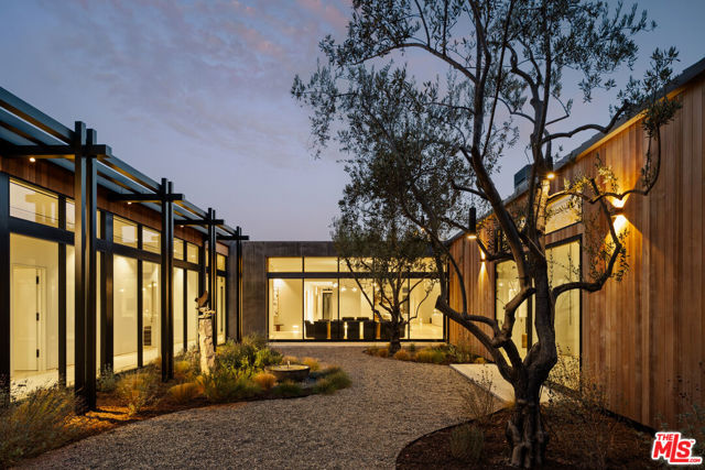 1225 Shippee Lane, Ojai CA: https://media.crmls.org/mediaz/84e037b0-88f0-4797-8ed9-95a7bb69bb37.jpg
