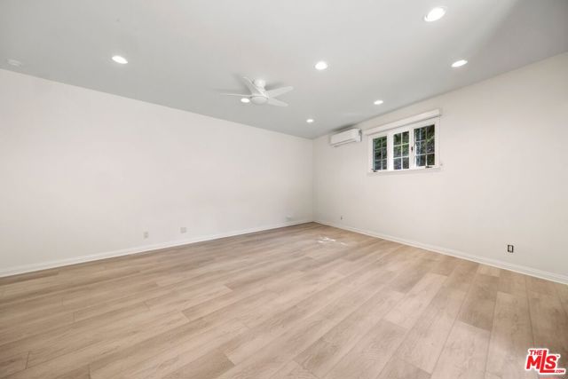 2562 Mandeville Canyon Road, Los Angeles CA: https://media.crmls.org/mediaz/84e0b621-74de-49c5-bcb3-a3fc0f73e0d0.jpg