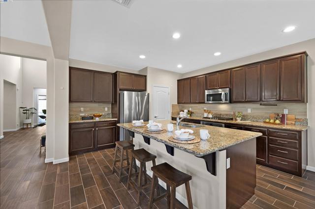 Image 11 of 43 For 1705 Hummingbird Way