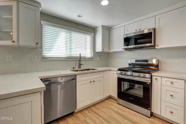 Detail Gallery Image 11 of 43 For 719 E Tujunga #B,  Burbank,  CA 91501 - 3 Beds | 2/1 Baths