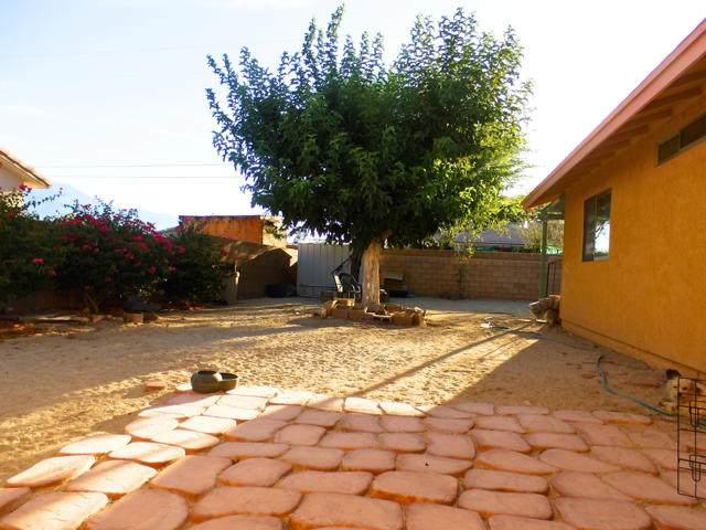 13547 Caliente Drive, Desert Hot Springs CA: https://media.crmls.org/mediaz/84e35a37-9229-4fd2-bf3f-e3921f3288b0.jpg