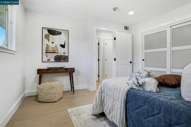 1053 Arkell Rd, Walnut Creek CA: https://media.crmls.org/mediaz/84e35b29-c5e4-4690-a3d9-fc241d9250ee.jpg