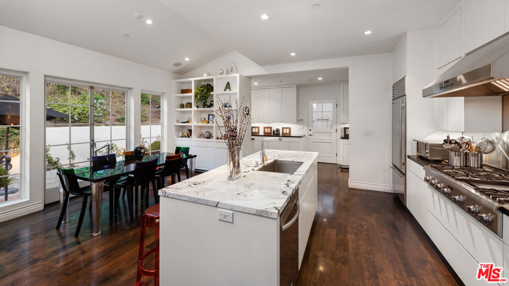 1115 N Beverly Drive