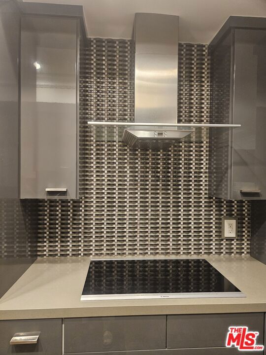 1880 Veteran Avenue, Los Angeles CA: https://media.crmls.org/mediaz/84e5d33d-39a2-4ca5-818f-2ccc16f073ef.jpg