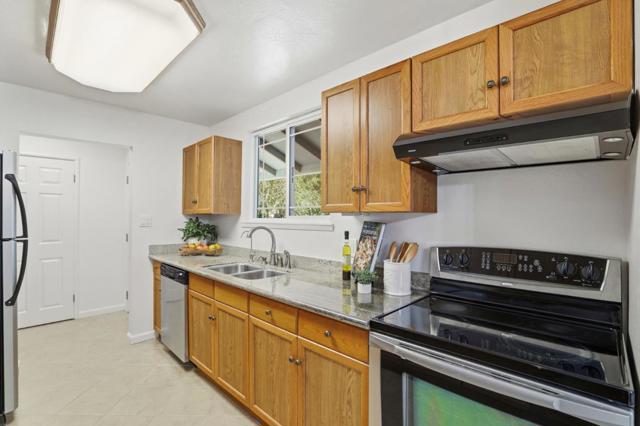 15581 Flintridge Drive, Los Gatos CA: https://media.crmls.org/mediaz/84e642da-aea3-40fa-b1d0-920fec44d482.jpg