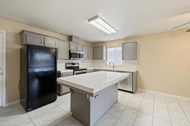5309 CONTESSA, Fresno CA: https://media.crmls.org/mediaz/84e64f9e-e359-4832-afb0-5335a21c728f.jpg