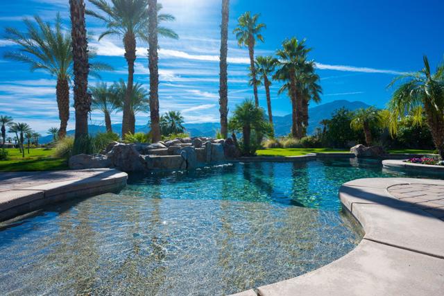 58061 Carmona, La Quinta CA: https://media.crmls.org/mediaz/84e780bb-cef3-46e8-a9c6-1f95c2e786d1.jpg