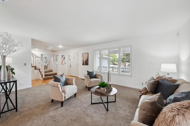 8658 Fenwick Way, Dublin CA: https://media.crmls.org/mediaz/84e7aa4a-6013-4f05-8399-aae93e8c0ceb.jpg