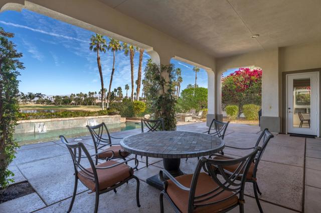 81100 Legends Way, La Quinta CA: https://media.crmls.org/mediaz/84e8703d-8d48-42cf-a91f-725fa35f9822.jpg