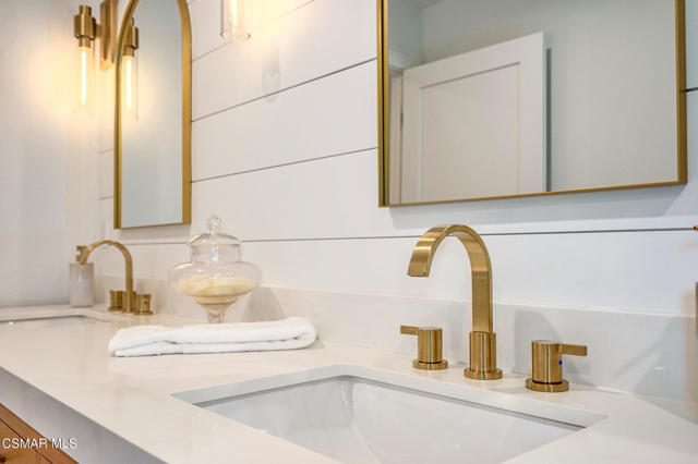 674 Lautrec Court, Thousand Oaks CA: https://media.crmls.org/mediaz/84e8793c-4d3c-4114-bd3e-b0b803f7f150.jpg