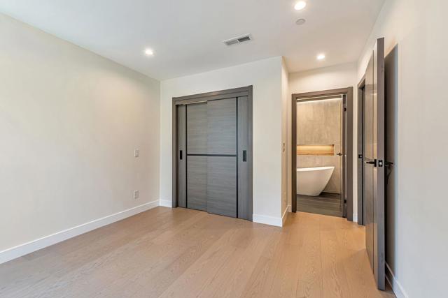 529 Hobart Avenue, San Mateo CA: https://media.crmls.org/mediaz/84e8b498-8eae-4759-b42f-4eb8dfa46b29.jpg