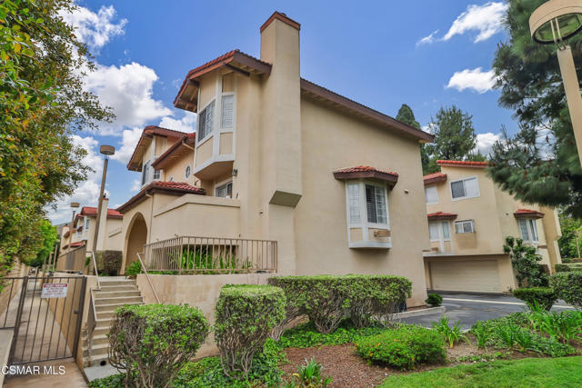 2711 Stearns Street, Simi Valley CA: https://media.crmls.org/mediaz/84e8c60c-d0b9-4f81-8d6f-c432ac68db4f.jpg