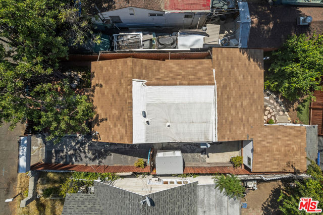 6841 Haywood Street, Tujunga CA: https://media.crmls.org/mediaz/84e92f0e-bc74-4125-be22-bb9a4c89c37c.jpg