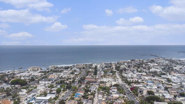 4655 Coronado Ave., San Diego CA: https://media.crmls.org/mediaz/84e94bfa-928f-4f5d-b89a-6069308ed71d.jpg