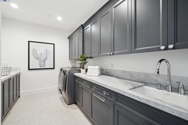2621 Royal Oaks Dr, Alamo CA: https://media.crmls.org/mediaz/84e97da5-30c3-41d0-995a-260fa28fcbf2.jpg