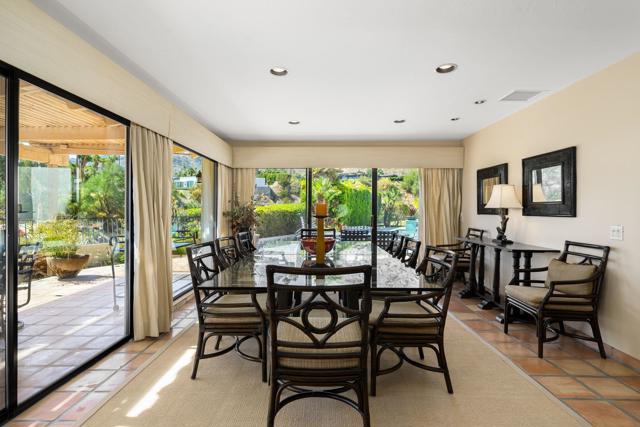 40480 Via Entrada, Rancho Mirage CA: https://media.crmls.org/mediaz/84e9e3fc-f24f-4991-843c-3358c10882f2.jpg