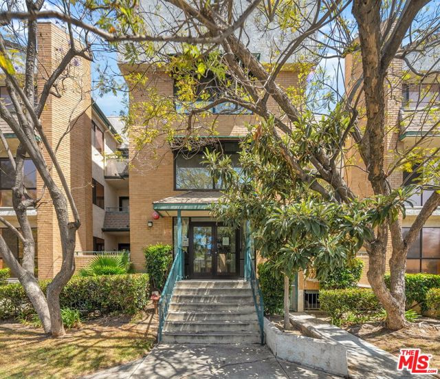 413 Hawthorne Street, 102 photo 2