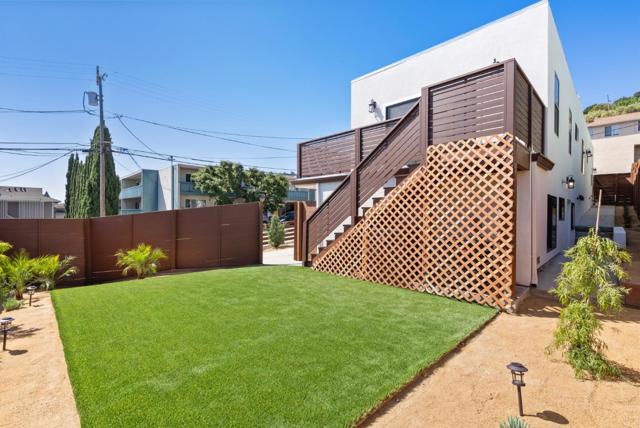 895 Laurel Avenue, Belmont CA: https://media.crmls.org/mediaz/84ebeb22-28bb-42d7-90da-628711d795ed.jpg