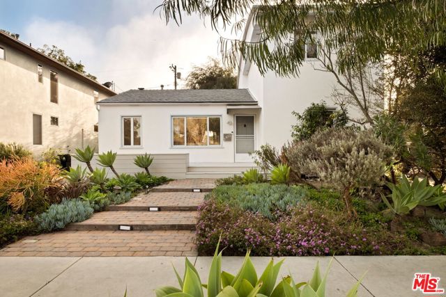2913 Dell Avenue, Venice CA: https://media.crmls.org/mediaz/84ec4adb-f945-4f65-a70c-c764cad94176.jpg