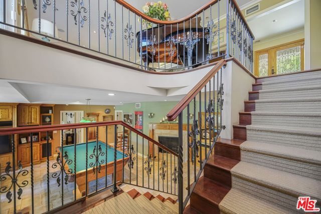 2660 Carman Crest Drive, Los Angeles CA: https://media.crmls.org/mediaz/84ec5f98-9598-4a42-8c6a-b673c7e32b88.jpg