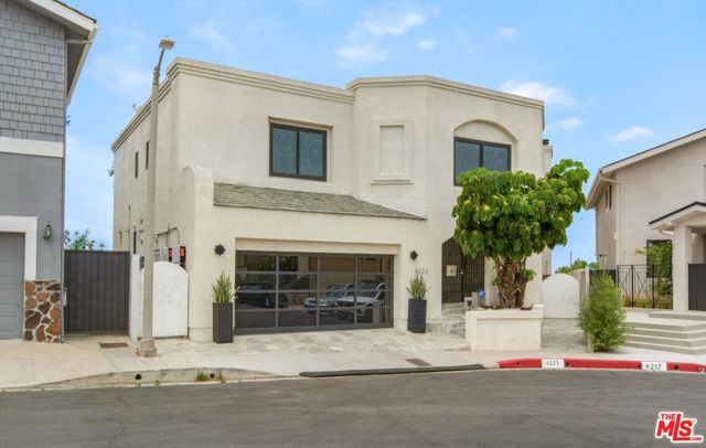 4223 Don Carlos Drive, Los Angeles CA: https://media.crmls.org/mediaz/84ece1d0-d4c6-47f7-829d-244ca1c6905d.jpg