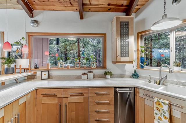 200 View Road, Felton CA: https://media.crmls.org/mediaz/84ecfe89-6ad6-41e0-9682-ce1c2a166c75.jpg