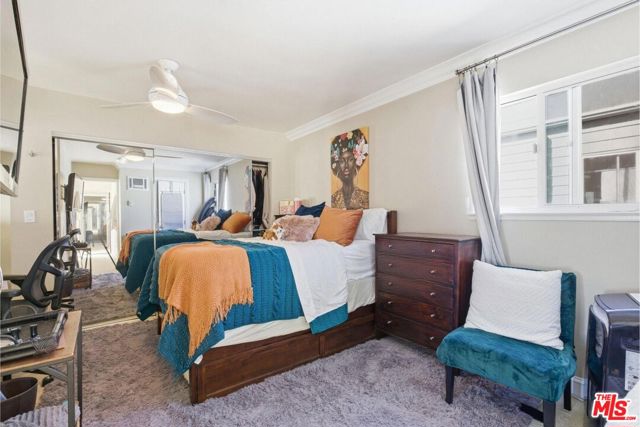 240 The, Redondo Beach CA: https://media.crmls.org/mediaz/84ee6eec-fee8-4d77-9f18-3bde454e70bc.jpg