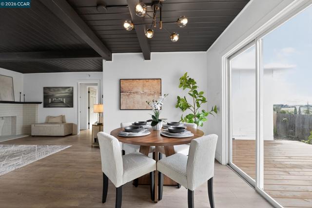 1838 Overhill Rd, Concord CA: https://media.crmls.org/mediaz/84ee8269-b4fc-4ea4-84f8-b36571b5543b.jpg