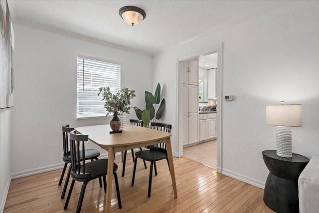20 S Kingston Street, San Mateo CA: https://media.crmls.org/mediaz/84ef13cf-b34c-4dc5-ad78-8224495056d0.jpg
