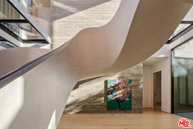 1520 Carla, Beverly Hills CA: https://media.crmls.org/mediaz/84ef1e62-4247-4b0a-91f9-b81aeedbae72.jpg